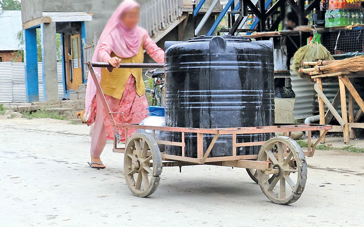 Water shortage sparks protest in Langate village