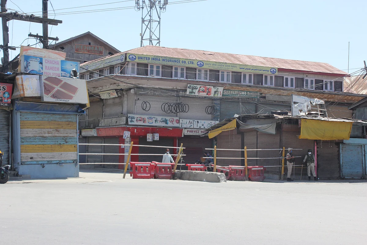 Strict lockdown implemented in Kashmir