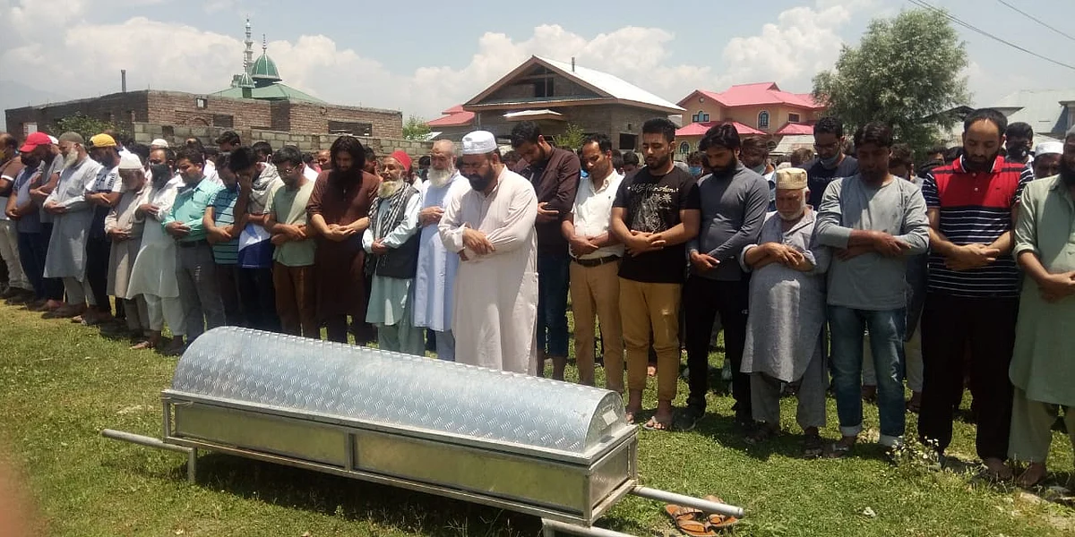 Sopore shootout: Civilian shot dead in cold-blood, alleges family; police, CRPF deny charge