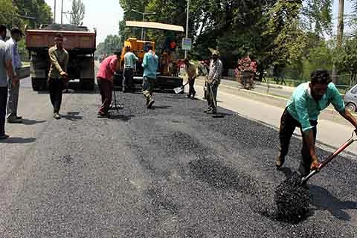 Ishber residents seek road repairs