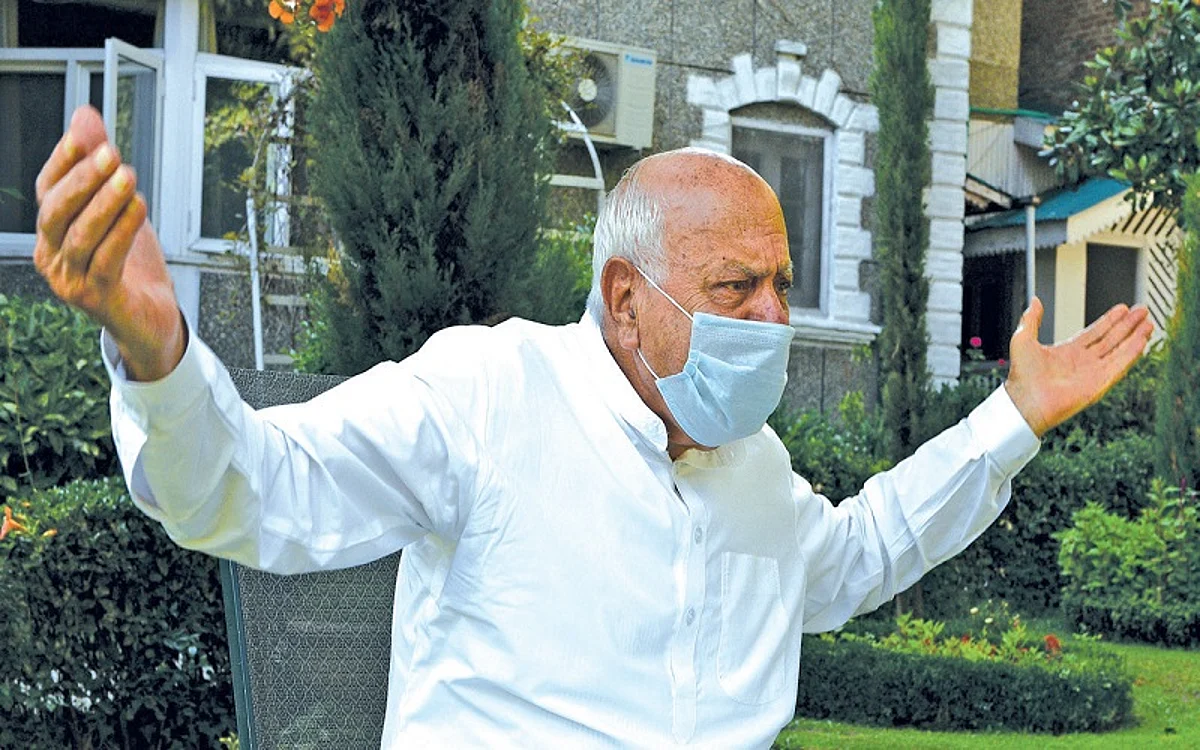 Javed Mir calls on Farooq Abdullah