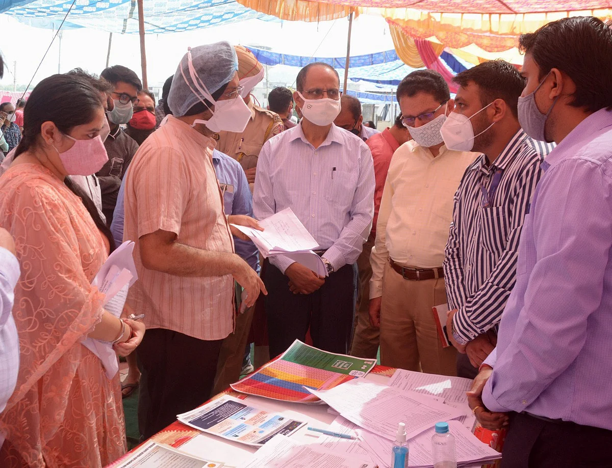 Govt sets up special camps at 20 locations to register Kashmiri migrants for various welfare schemes