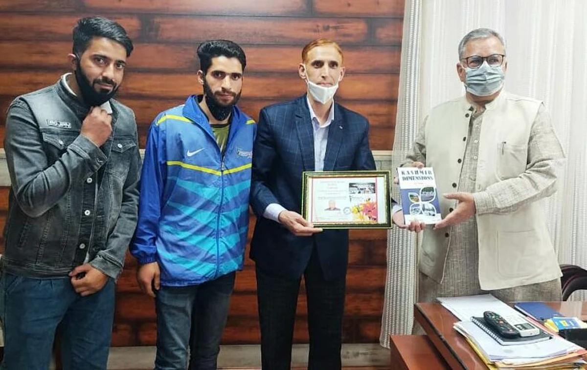 MACC Kashmir calls on Advisor Farooq Khan