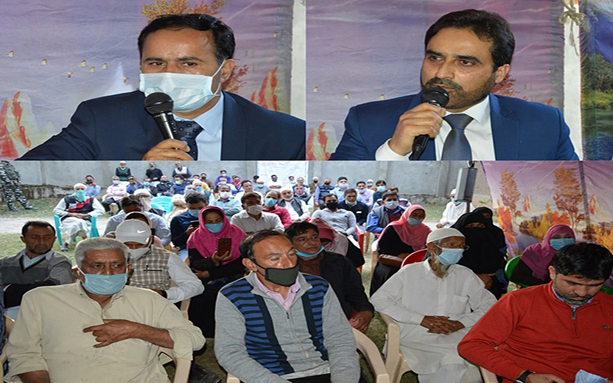 Zargar, Itoo holds public grievance camp in Baramulla