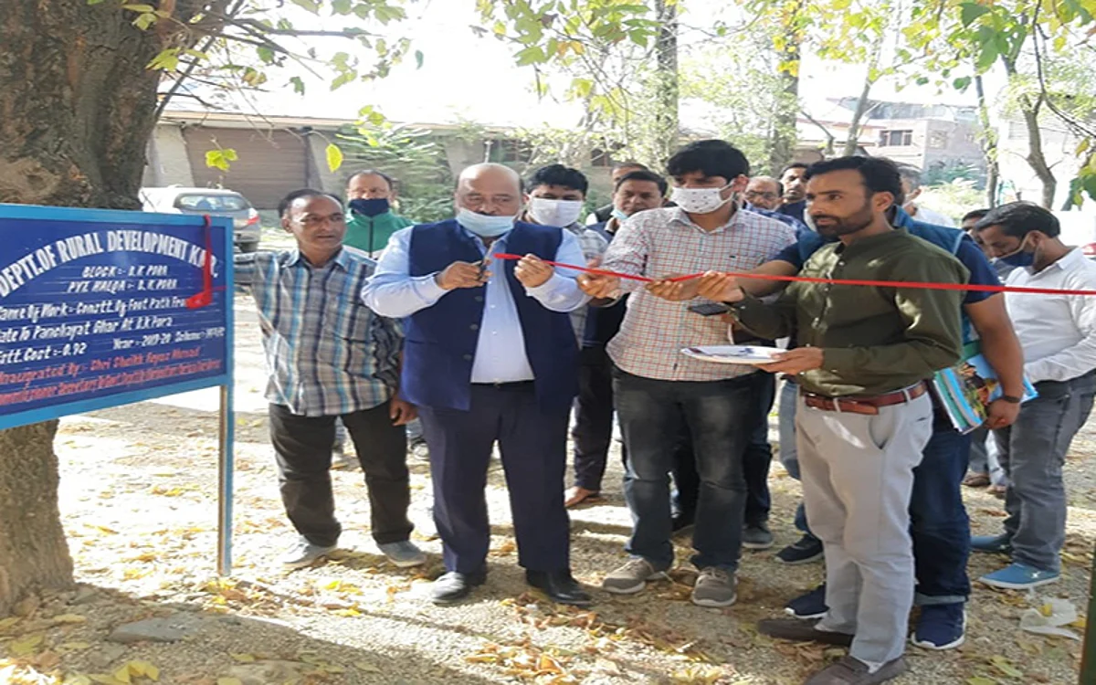 B2V3 activities continue in Kashmir districts | Sheikh Fayaz visits Budgam