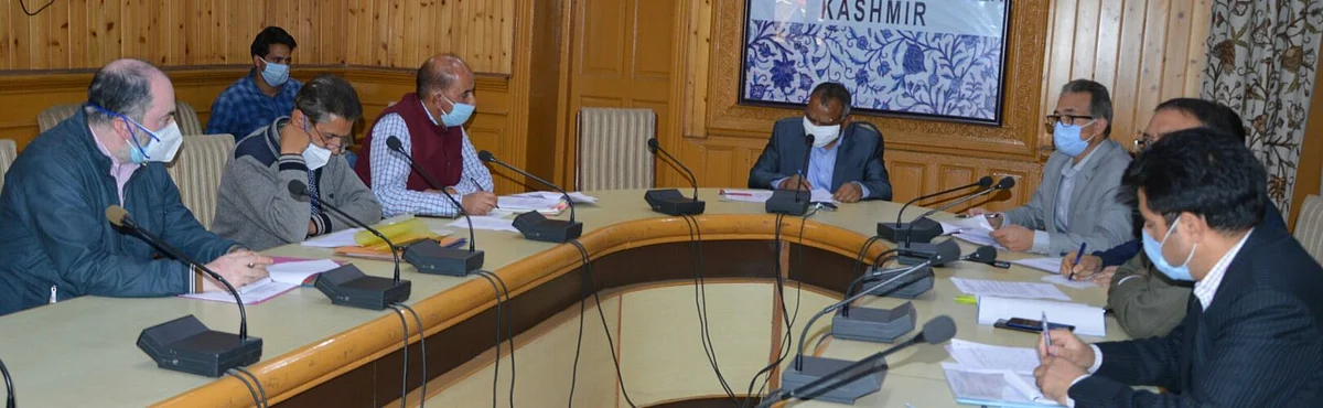 Div Com directs DCs to submit Roshni Act details on war footing