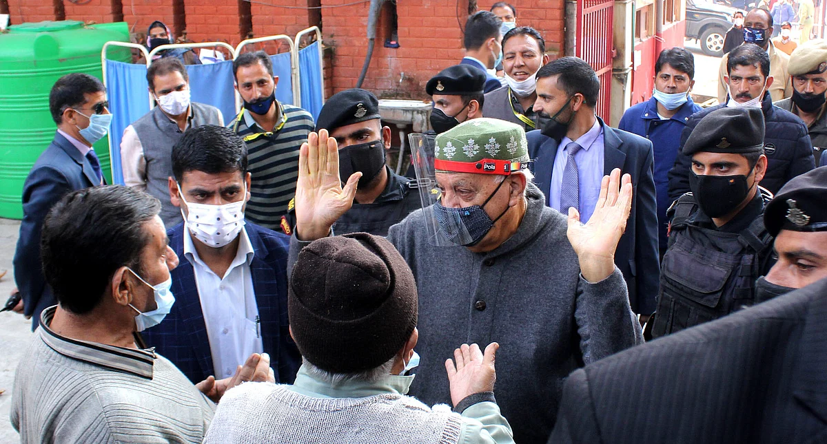 Farooq Abdullah discharged from SKIMS