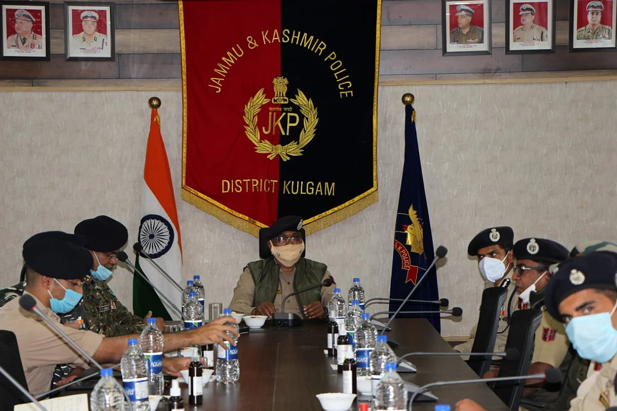 DGP reviews security in Kulgam, Pulwama