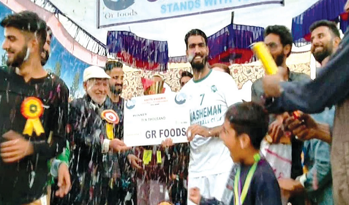 South Kashmir football tournament concludes