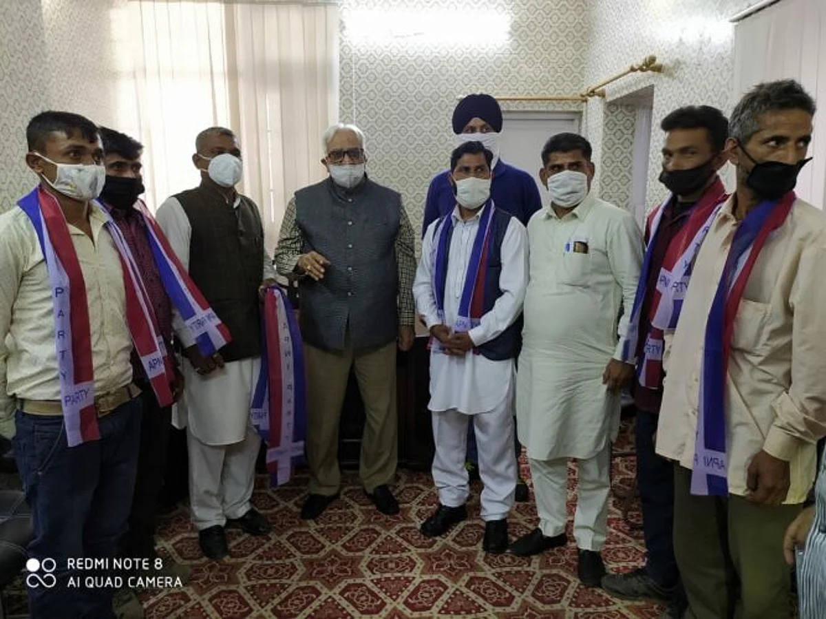 Apni Party urges LG to address sufferings of artisans