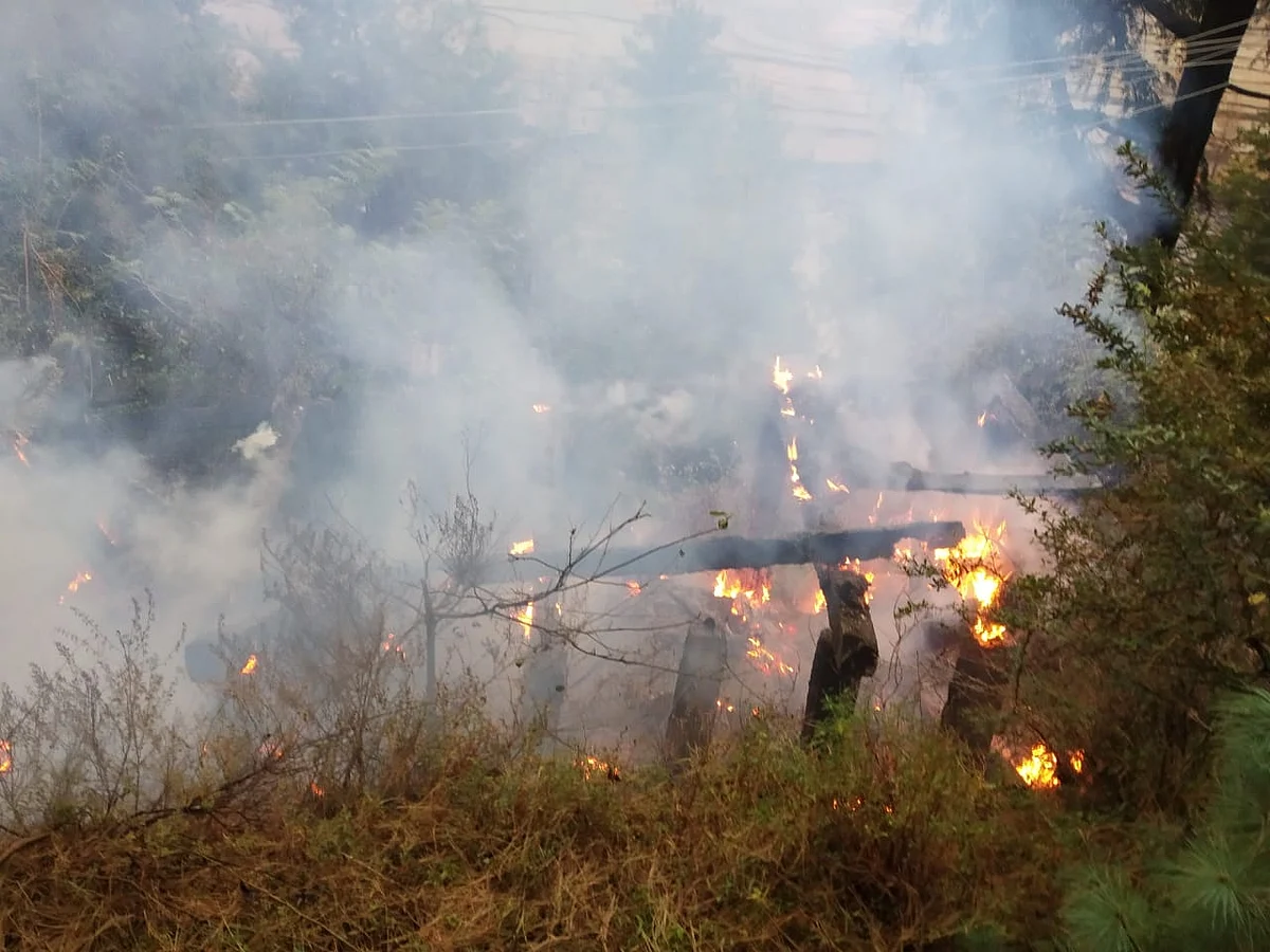 Fire breaks out in water canal of 100 yr-old Mohra power project in Uri