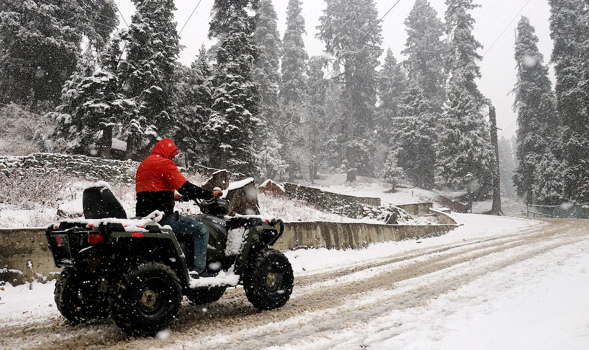 Ski resort Gulmarg receives fresh snowfall