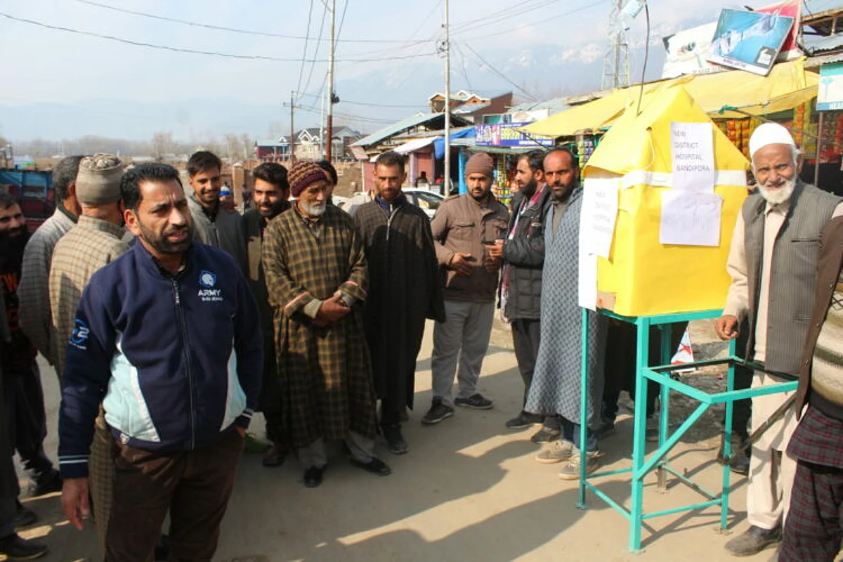 Delayed shifting of hospital: Bandipora residents stage protest
