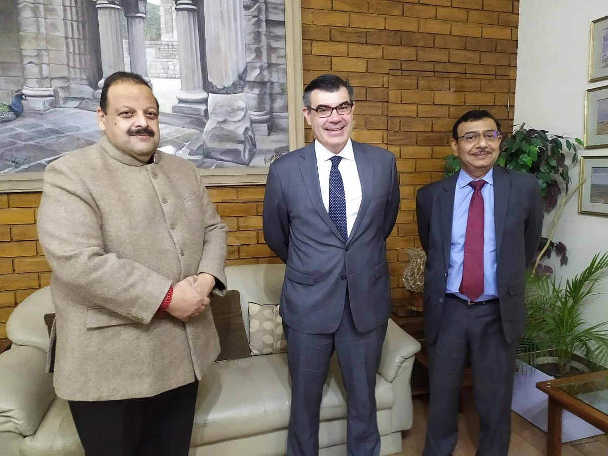 US embassy delegation meets NC leader in Jammu