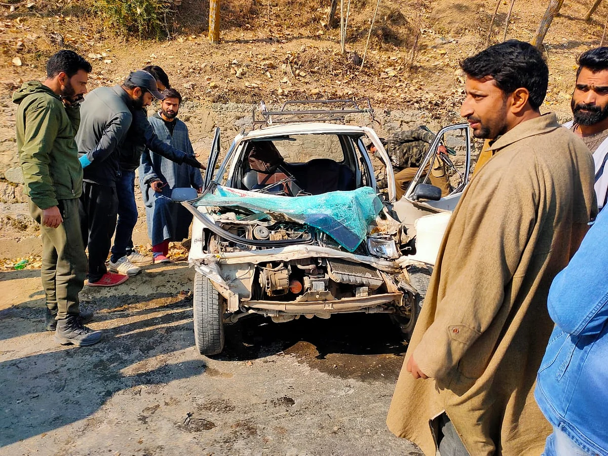 Woman among 2 killed in Kupwara road accident