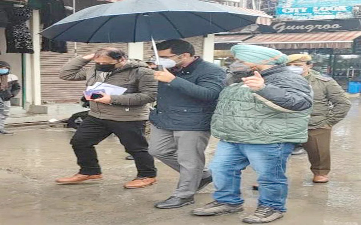 DC Srinagar reviews Urs arrangements at Dastgeer Sahib (RA) shrine