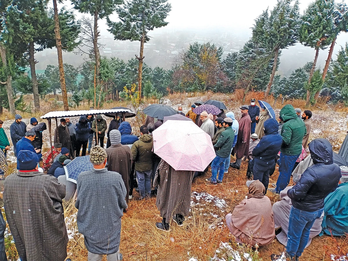 People in large numbers attend Muddasir’s Chahrum