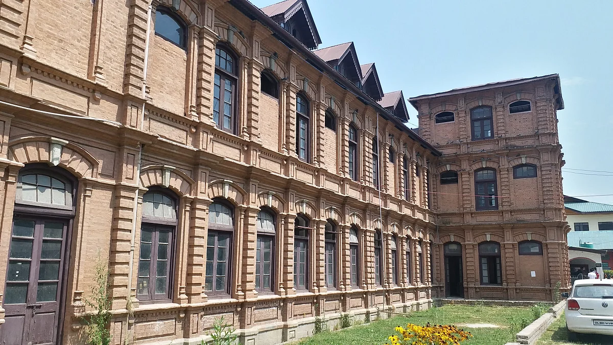 Government keeps key positions vacant in Degree Colleges