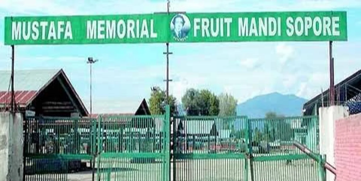 Fruit mandi Sopore shuts to extend support to farmers’ Bharat Bandh call