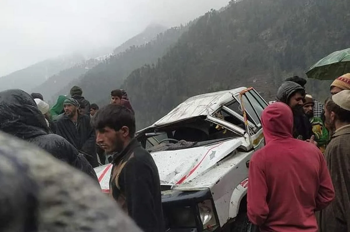 Two women passengers injured after taxi plunges into gorge in Banihal