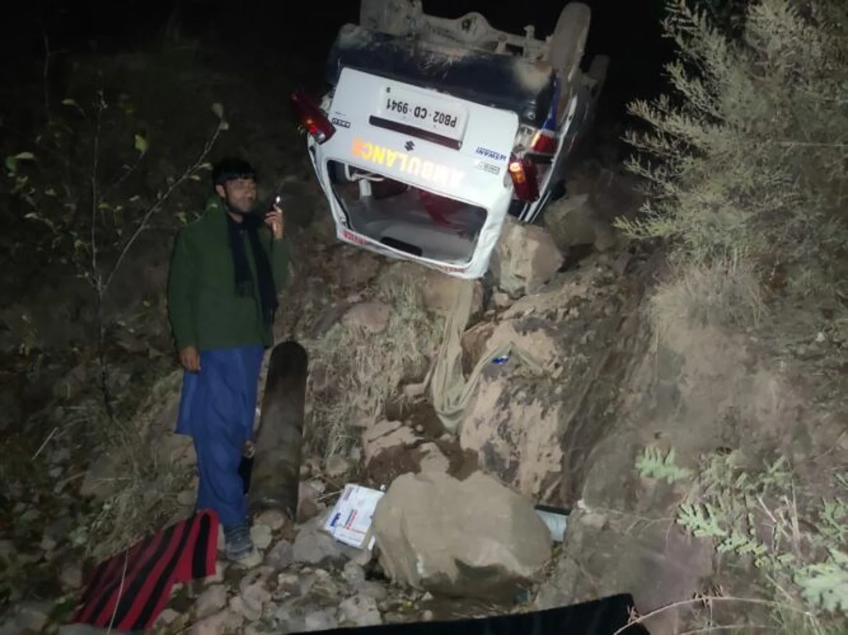2 injured as ambulance turns turtle in Gool