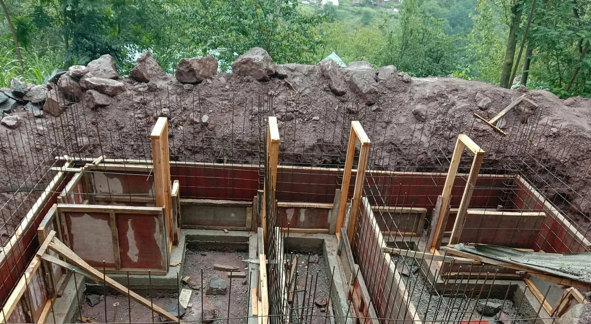 As winter sets in, slow pace of bunker construction worries border residents in Uri