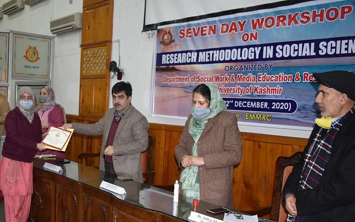 Week-long workshop on research methodology concludes at KU