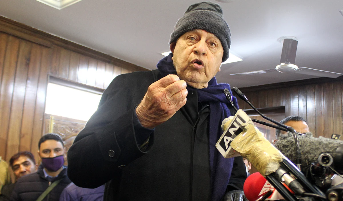 Dr Farooq asks party leaders to be ready for challenges