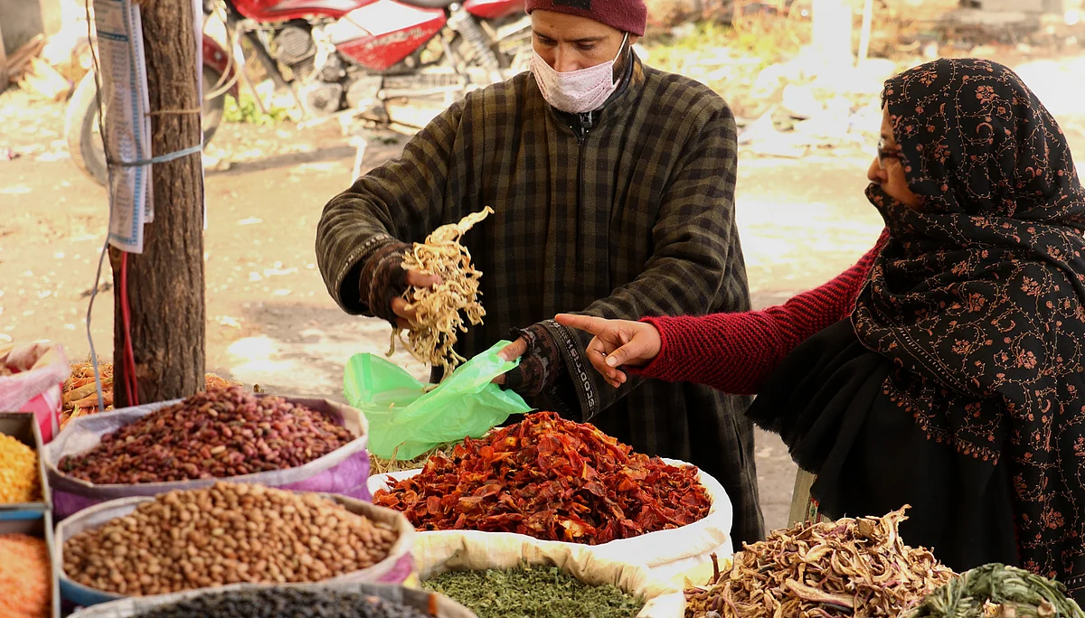 During winter, people in Kashmir savour the sundried vegetables referred to ‘Hoakh Suen’ in local parlance.