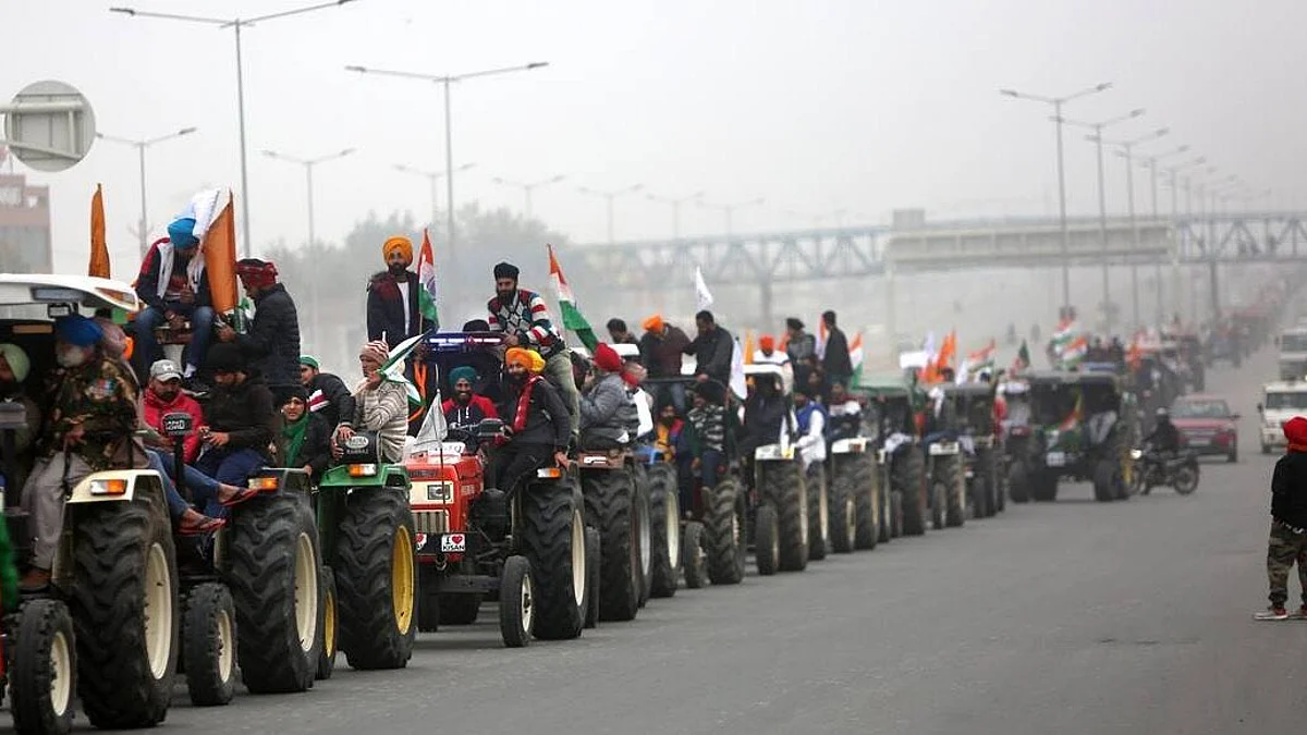 After year-long protest, farmers begin journey back home