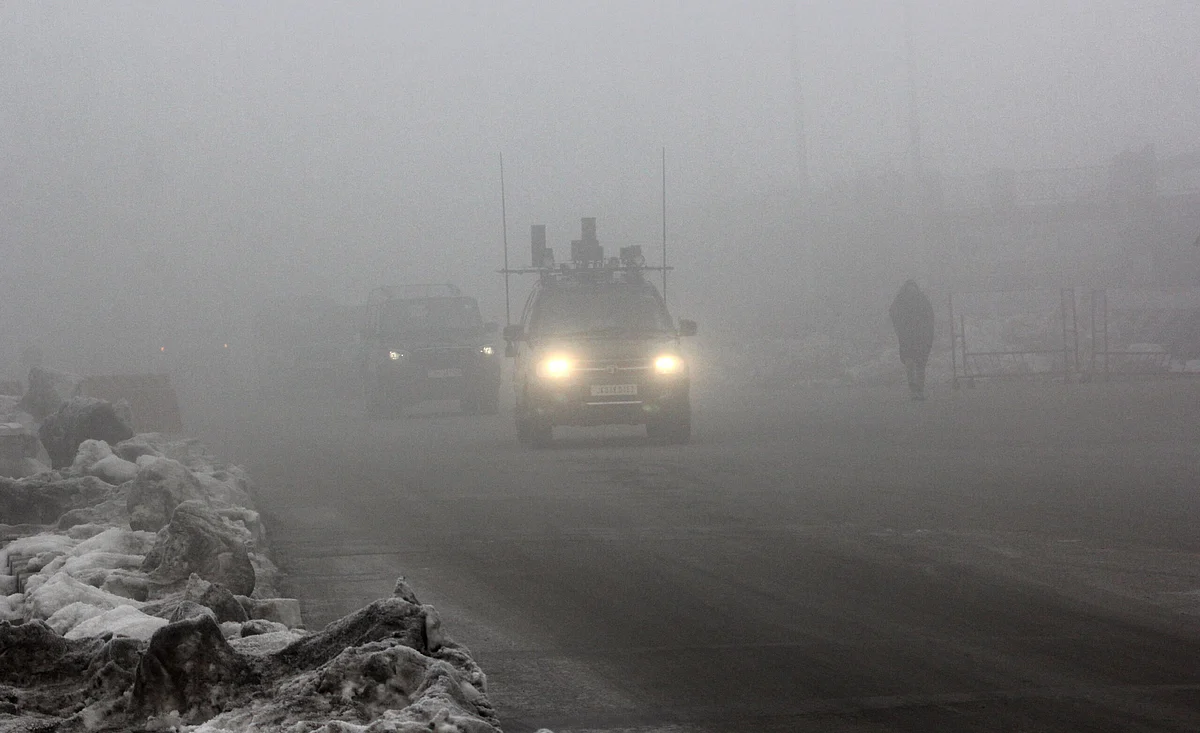Fog in Jammu as mercury rises in J&K, Ladakh