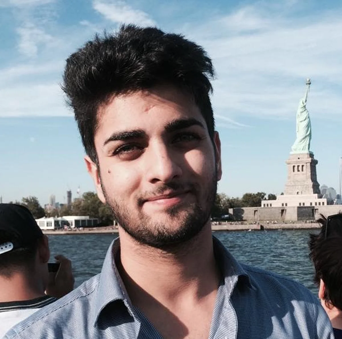 Kupwara boy pens book on crowd funding