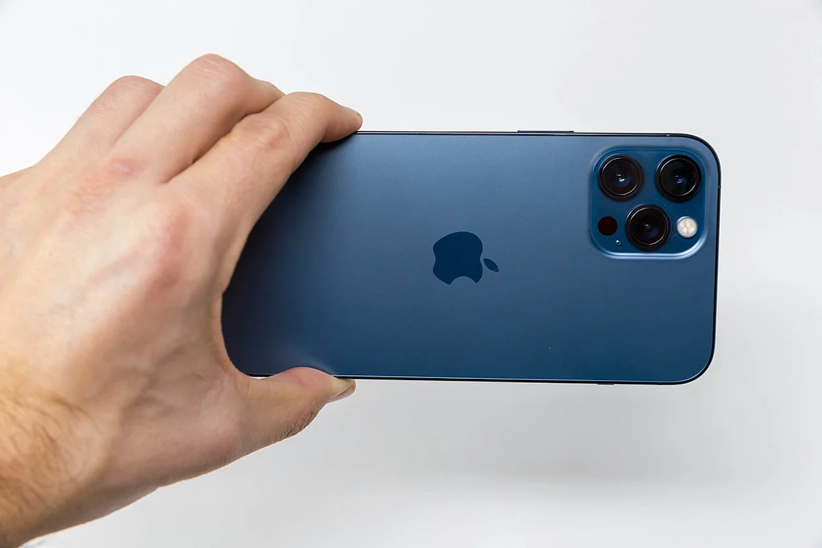 iPhone 12 Series sales cross 100M mark in April