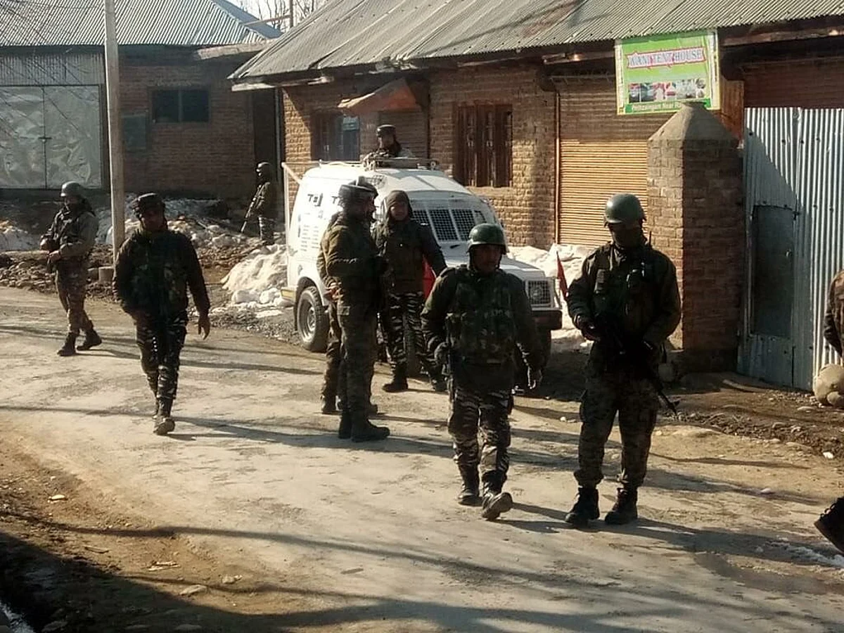 4 militants killed in Shopian encounter
