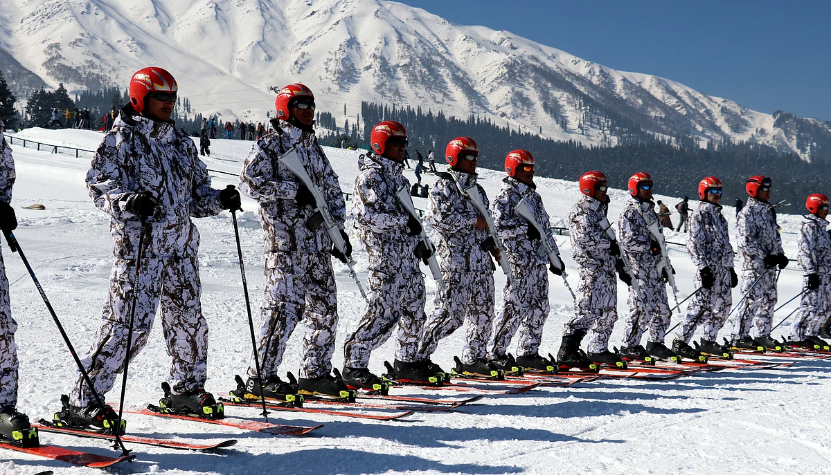Army rescues eight civilians stuck in Ladakh due to snowfall