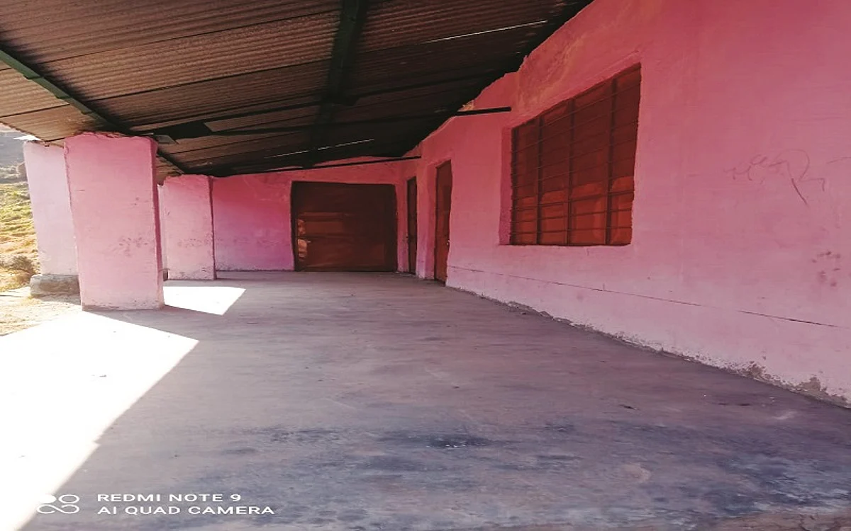 ‘Lockdown’ still not over for Mankote primary school!