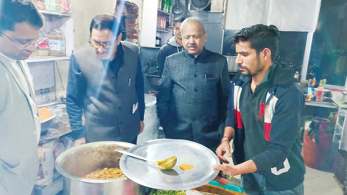 VC BGSBU reviews arrangements in hostels, health centre, canteens