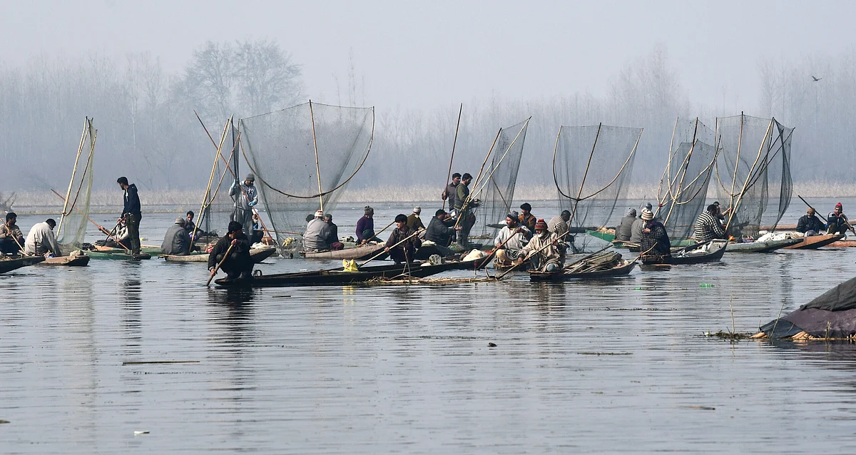Barring Qazigund, mercury drops slightly across Kashmir valley