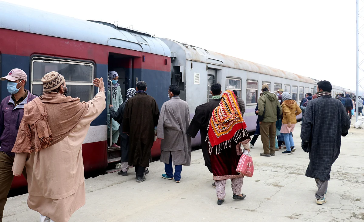 Train service resumes on Baramulla-Banihal route in Kashmir after year-long COVID-19 lockdown