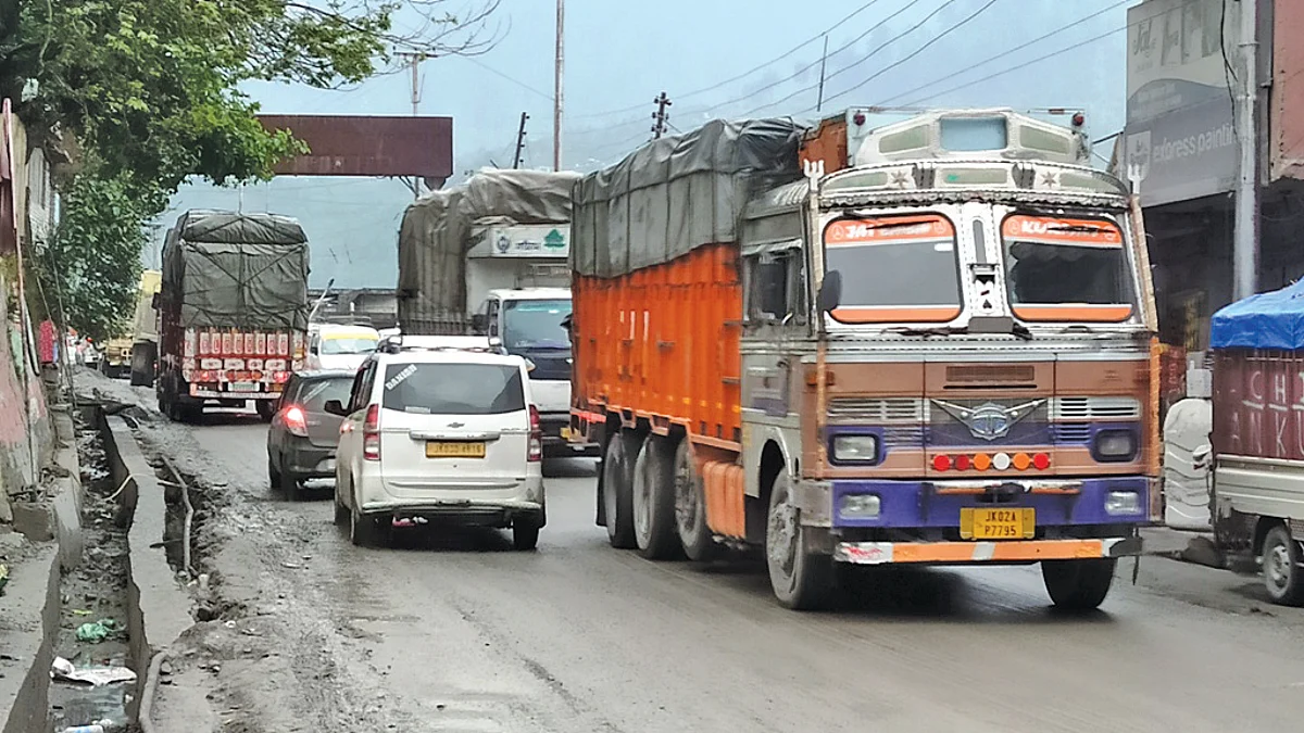 One way LMV traffic from Kashmir on Jammu-Srinagar highway tomorrow