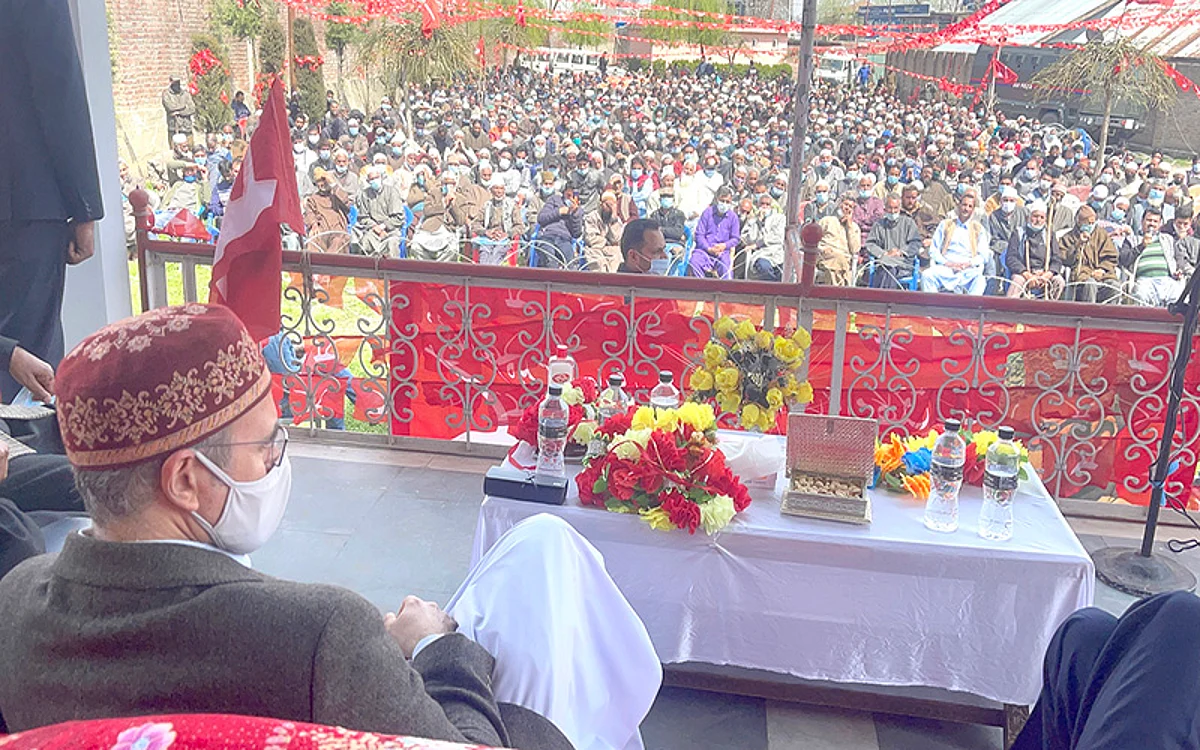 Indo-Pak friendship key to lasting peace in J&K: Omar Abdullah