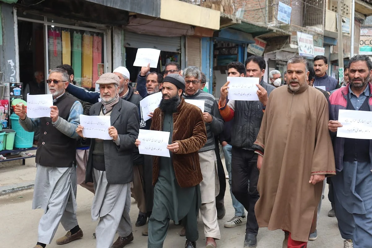 Protests against Rizvi’s move continue in Sopore
