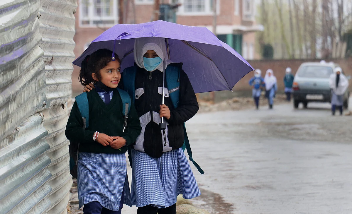 Inclement weather forces closure of schools up to elementary level in north Kashmir’s Kupwara