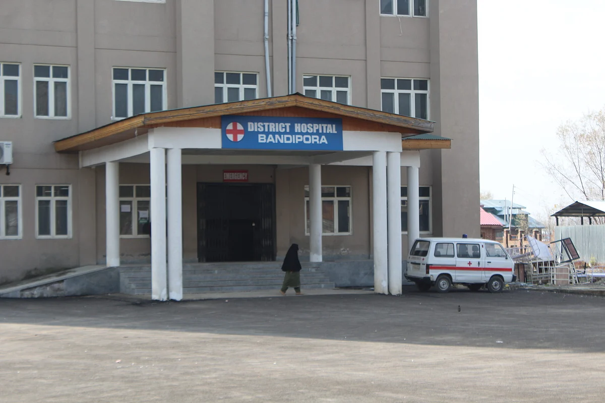 Facilities crumble at DH Bandipora within 3 months of functioning