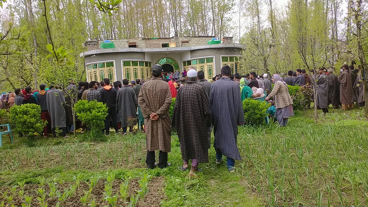 Civilian shot dead in Budgam