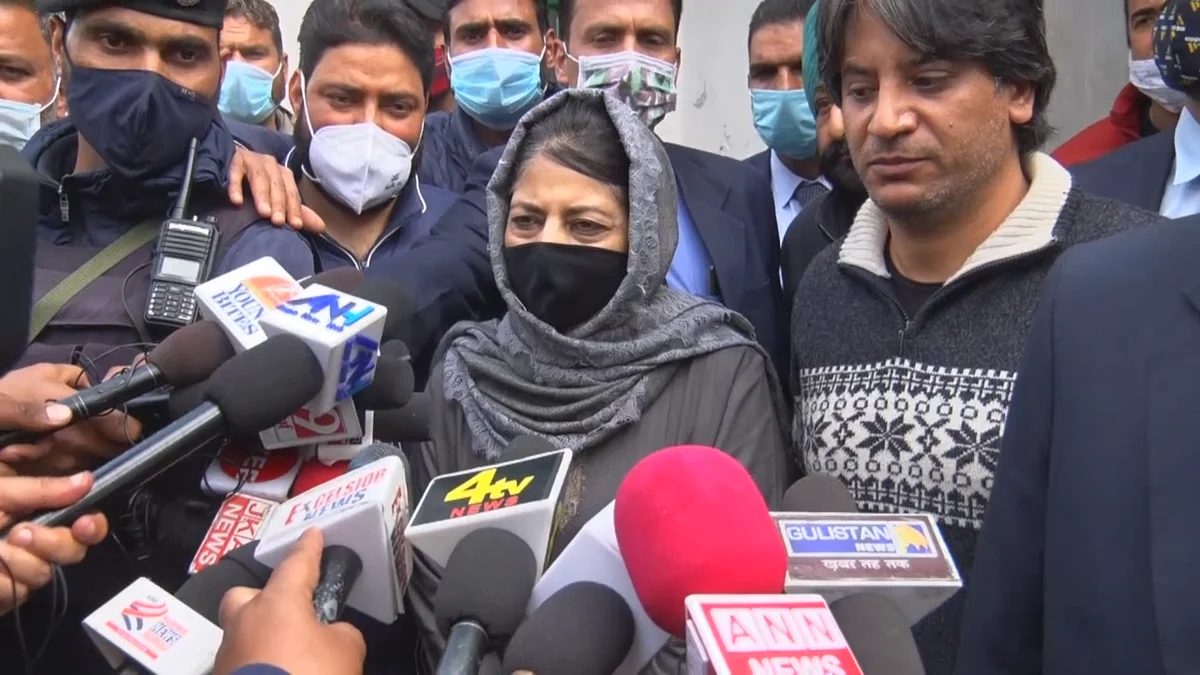 Didn’t leave when we made them ministers: Mehbooba takes dig at leaders quitting PDP
