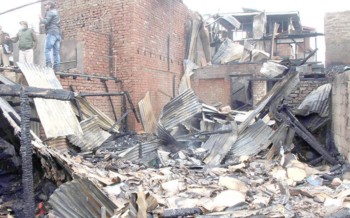 Mother-son charred to death in Haft Chinar blaze