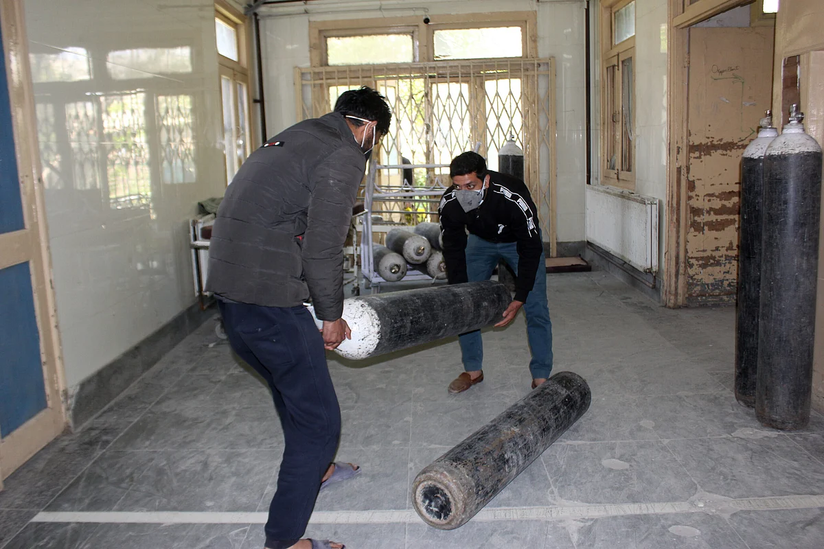 Patients gasp for oxygen at GMC Anantnag