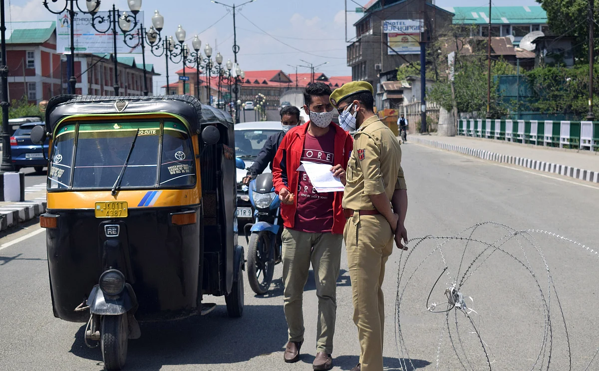 Covid curfew: Police establishes special helpline to ensure movement of doctors, paramedics