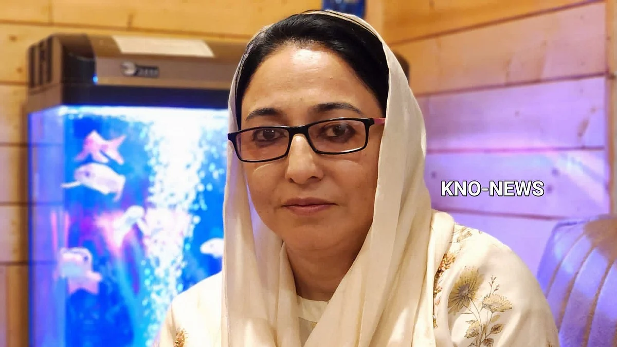 Darakhshan Andrabi Presents Awards darakhshan-andrabi-presents-awards